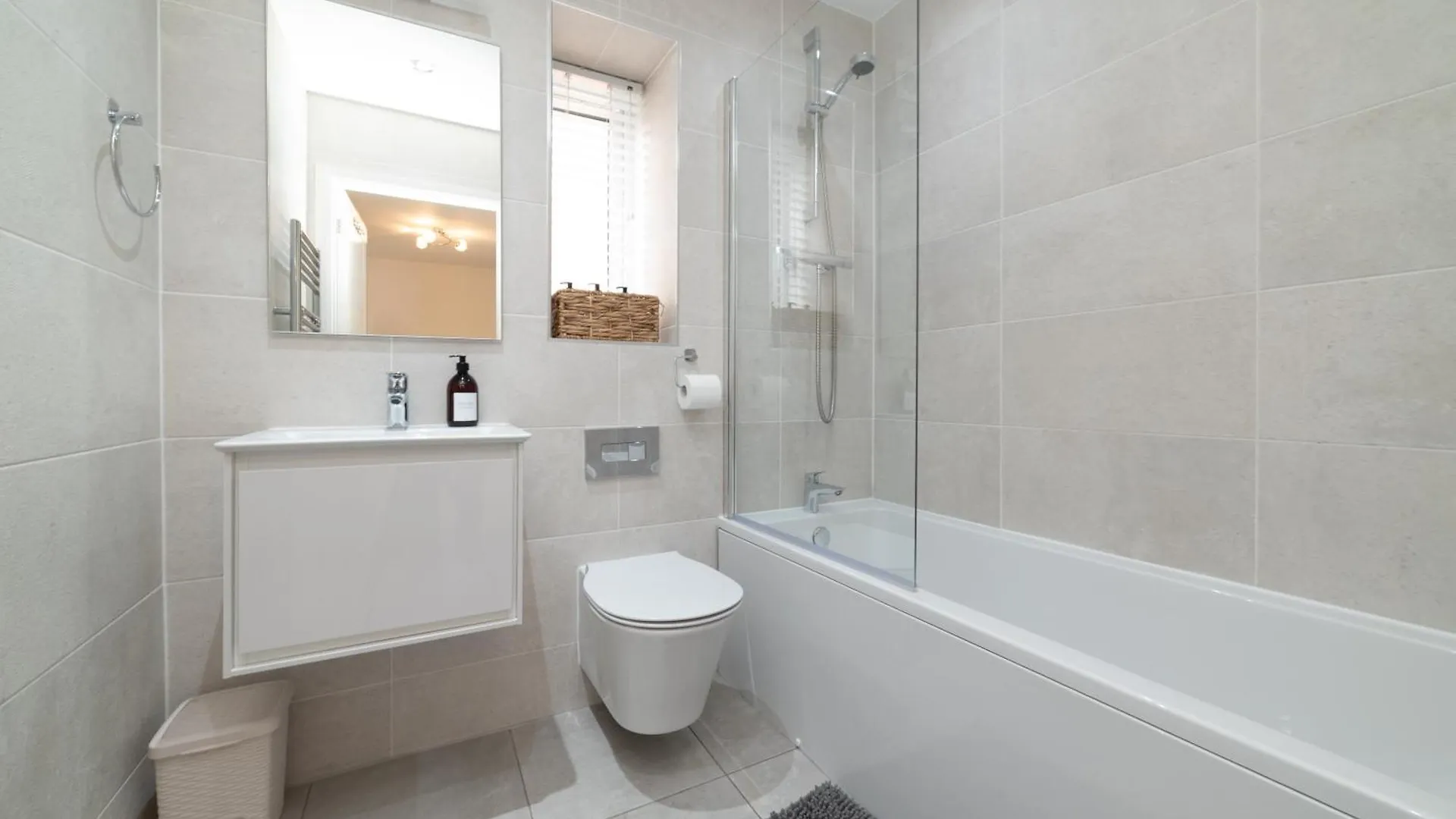 Luxury Duplex 2-Bed Apartment Fruit Market Marina Kingston upon Hull