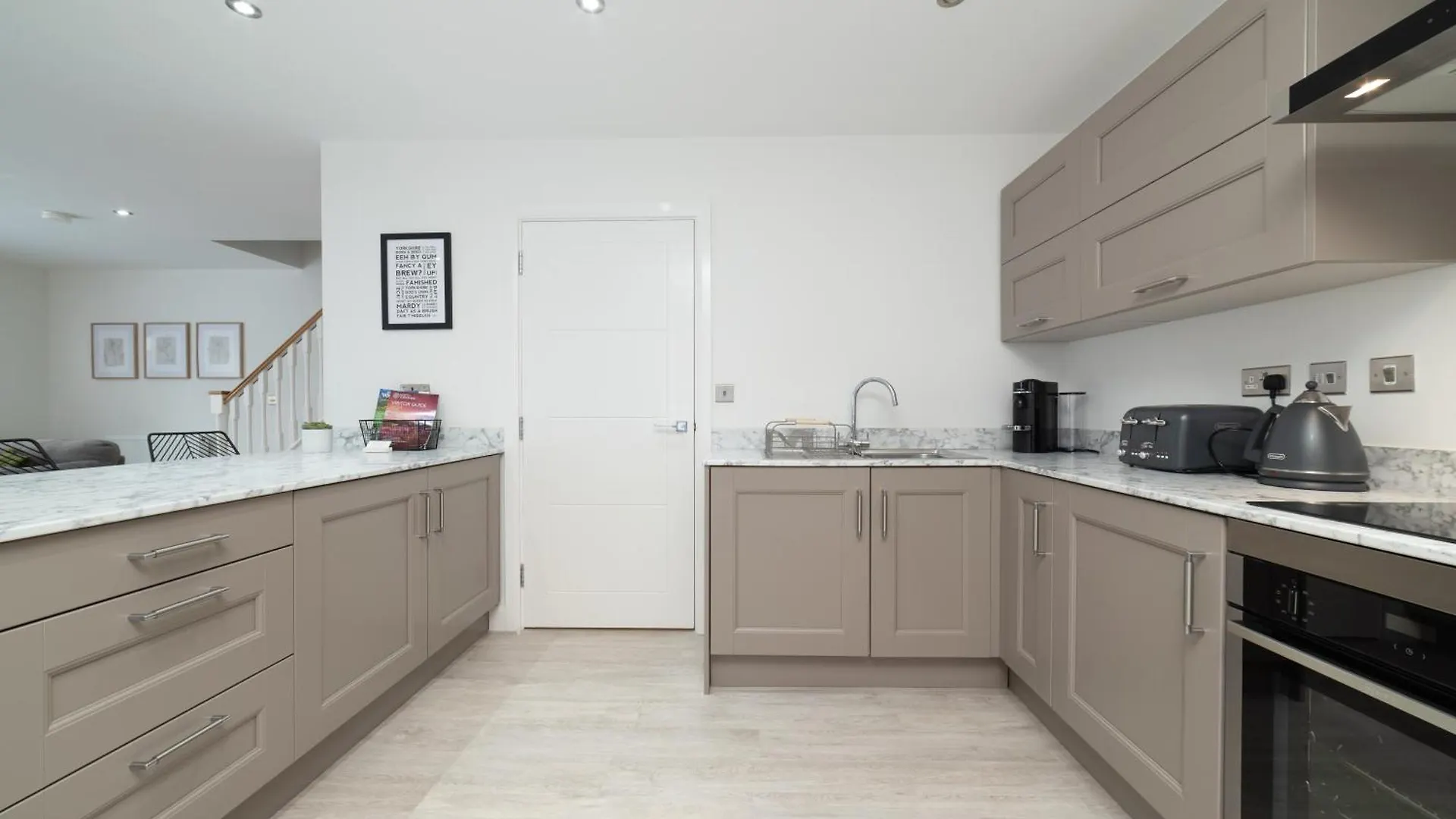 Luxury Duplex 2-Bed Apartment Fruit Market Marina Kingston upon Hull