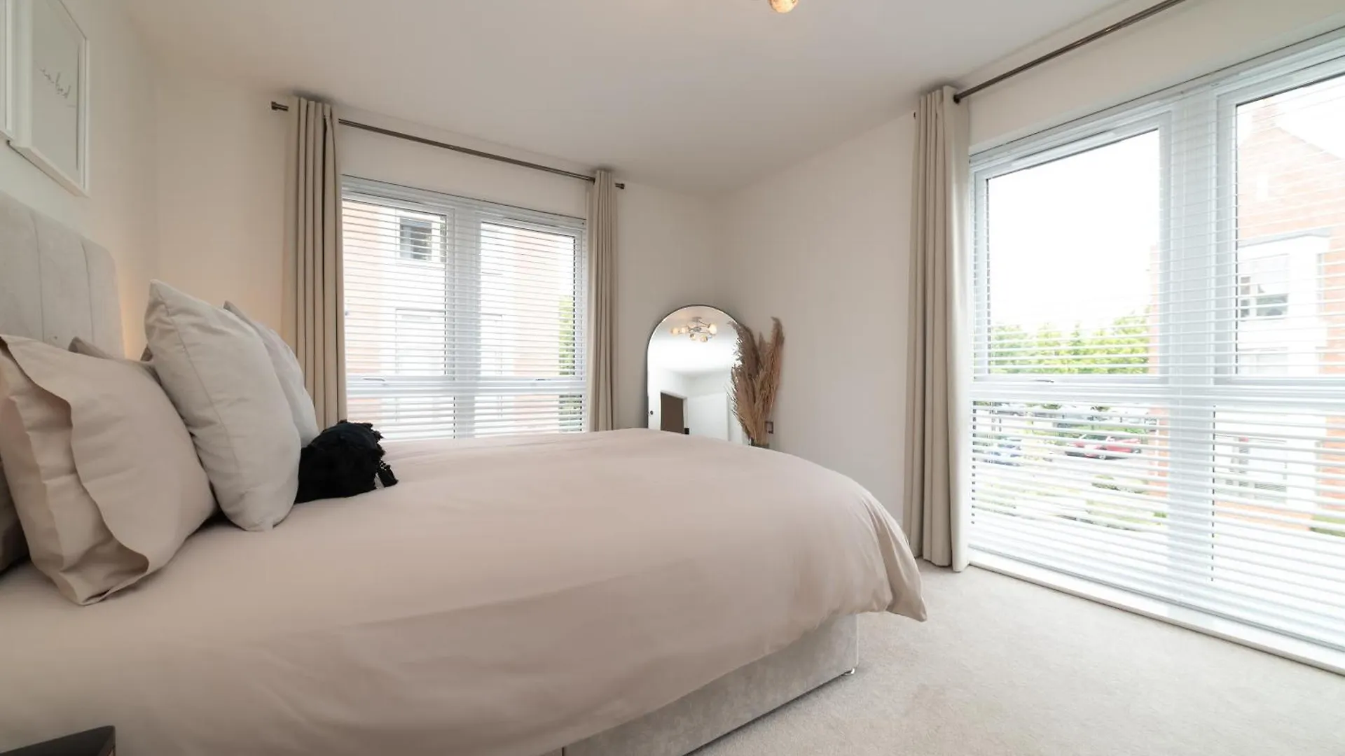 Luxury Duplex 2-Bed Apartment Fruit Market Marina Kingston upon Hull