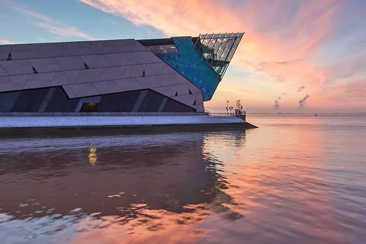 Luxury Duplex 2-Bed Apartment Fruit Market Marina Kingston upon Hull