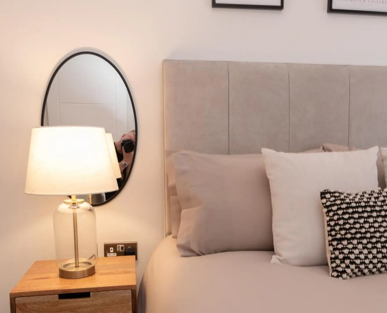 Luxury Duplex 2-Bed Apartment Fruit Market Marina Kingston upon Hull